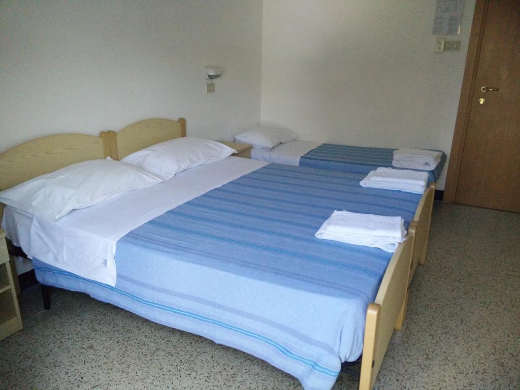Hotel Ronconi Rimini Exterior foto