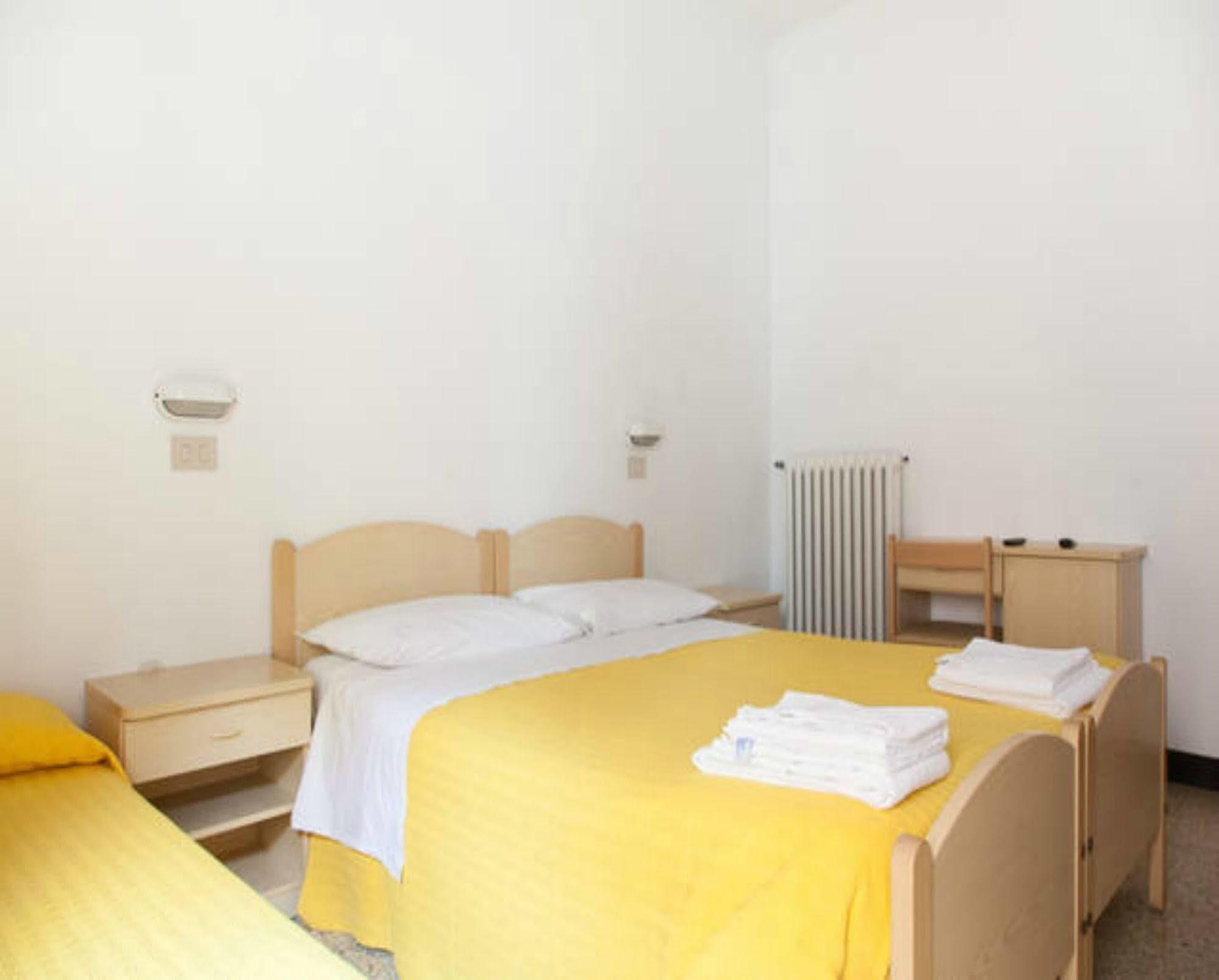 Hotel Ronconi Rimini Exterior foto
